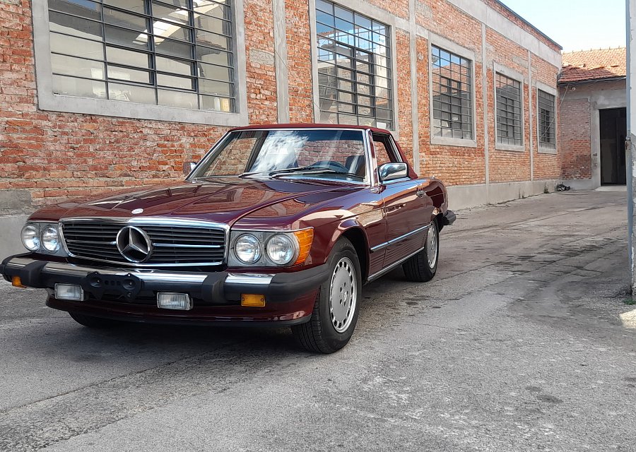 Mercedes Pagoda 560 SL
